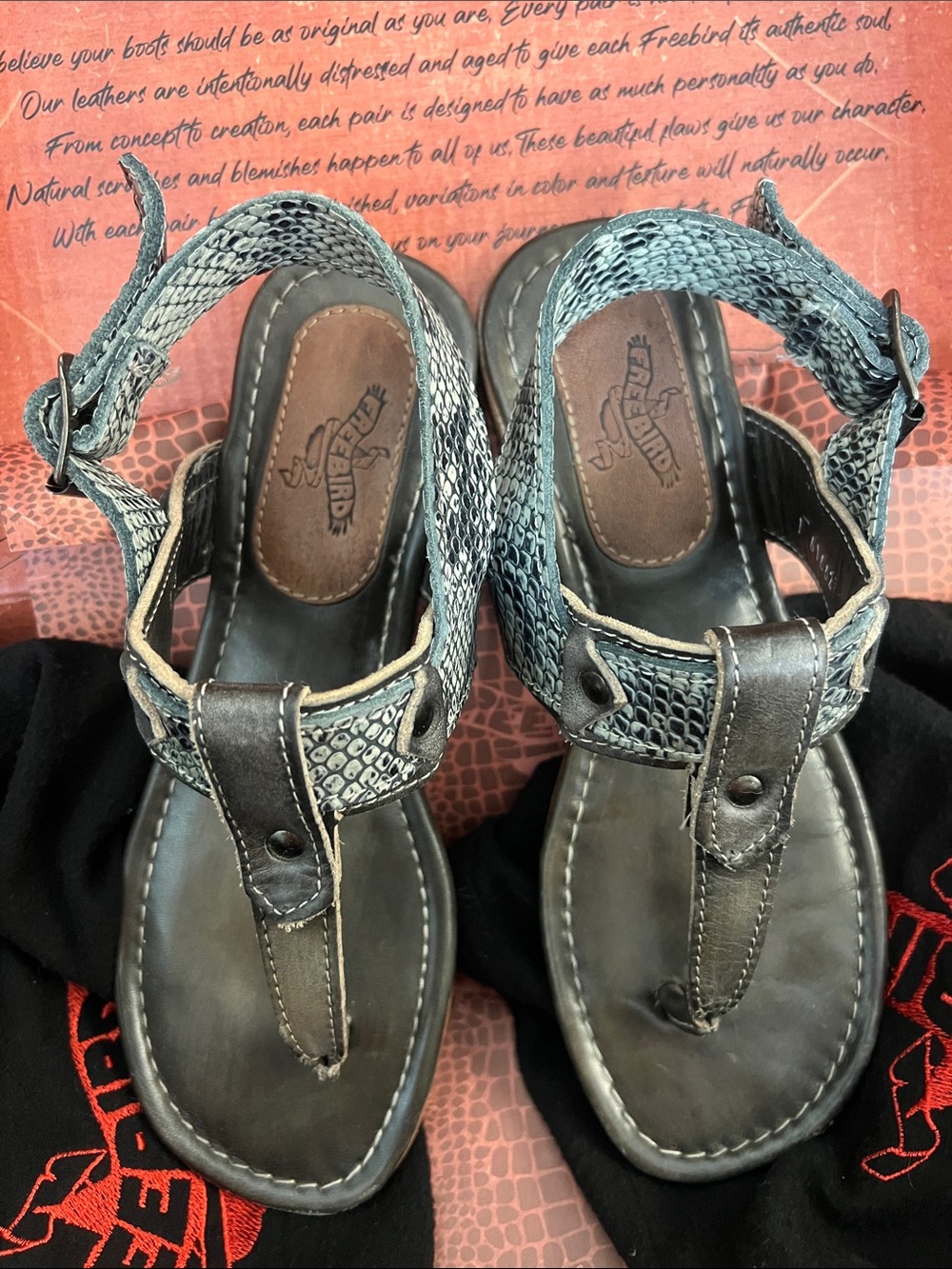 freebird Sedona olive/snake Sandals